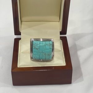 Gorgeous detailed turquoise stone In 925 sterling silver ring